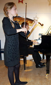 Anna Langrieger mit Violine