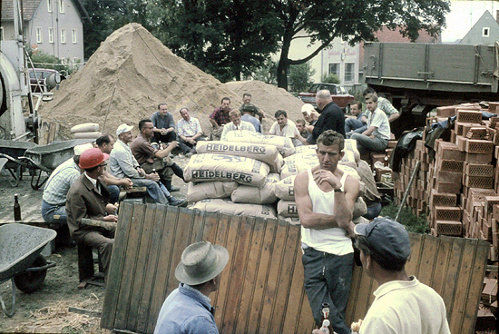 Historisches Bild der der Arbeiter bei einer Pause