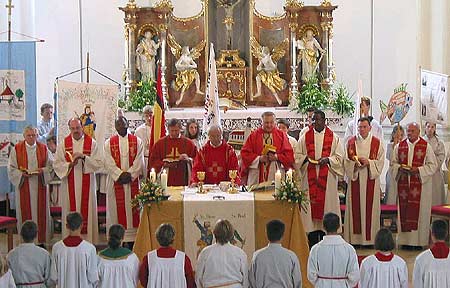 Priester beim Gottesdienst