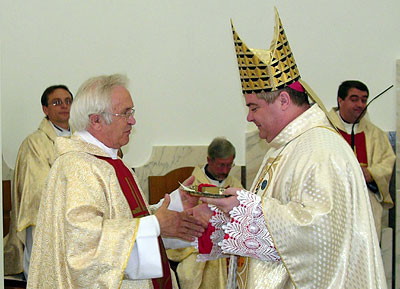 Dekan Hans Bock mit Bischof Cosa