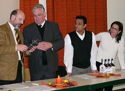 Hans Strunz mit Pfarreimitgliedern