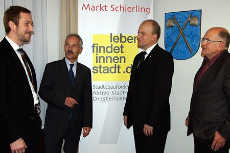 Dr. Volker Salm, Wolfgang Grubwinkler, Bgm. Christian Kiendl und Michael Ziegler